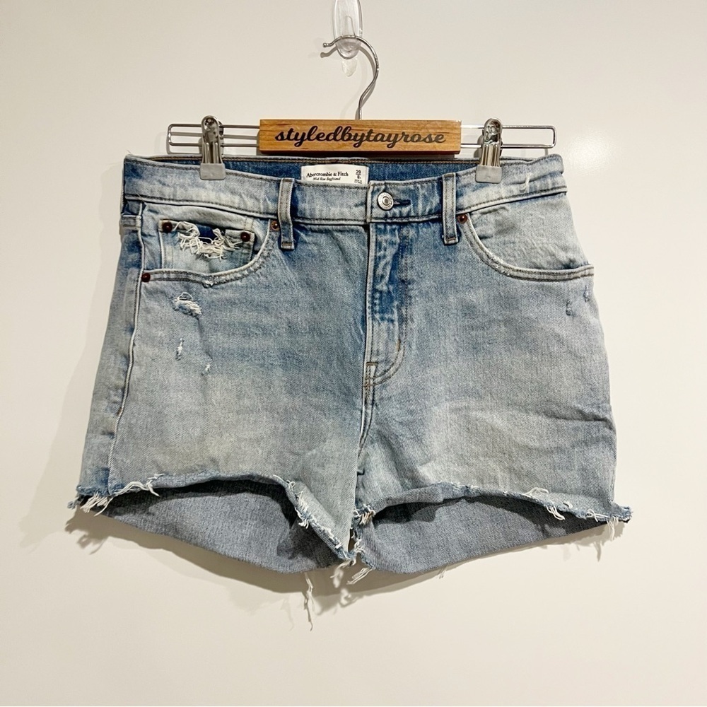 Abercrombie & Fitch Mid Rise Boyfriend Shorts